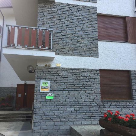 Elegante Appartamento In Centro A Bardonecchia Exterior foto