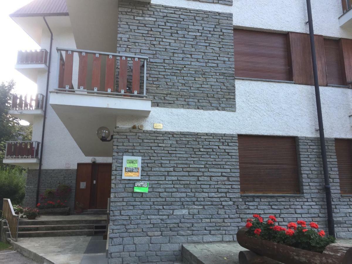 Elegante Appartamento In Centro A Bardonecchia Exterior foto